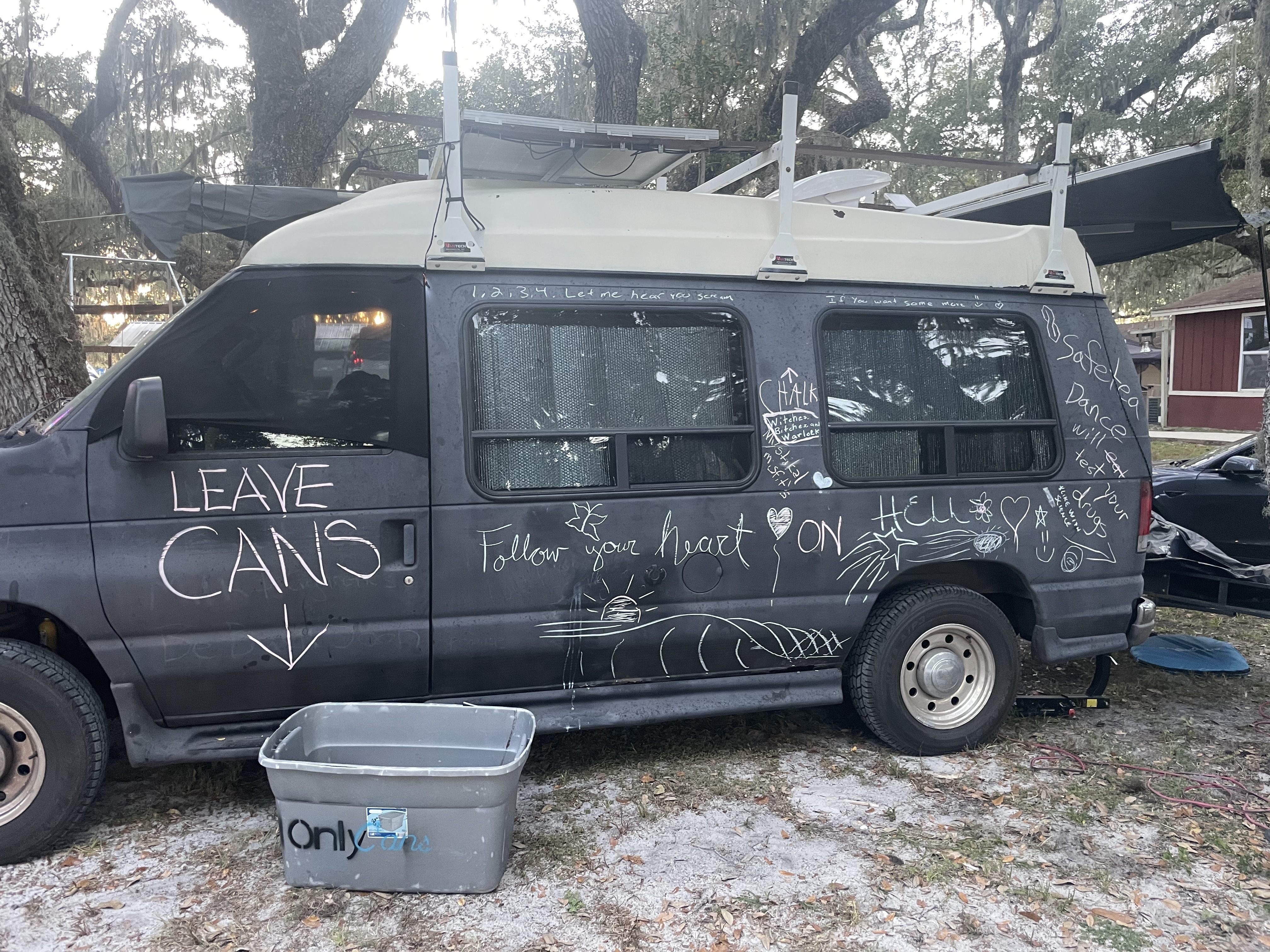 2004 Ford ECONOLLINE 250S in lutz FL