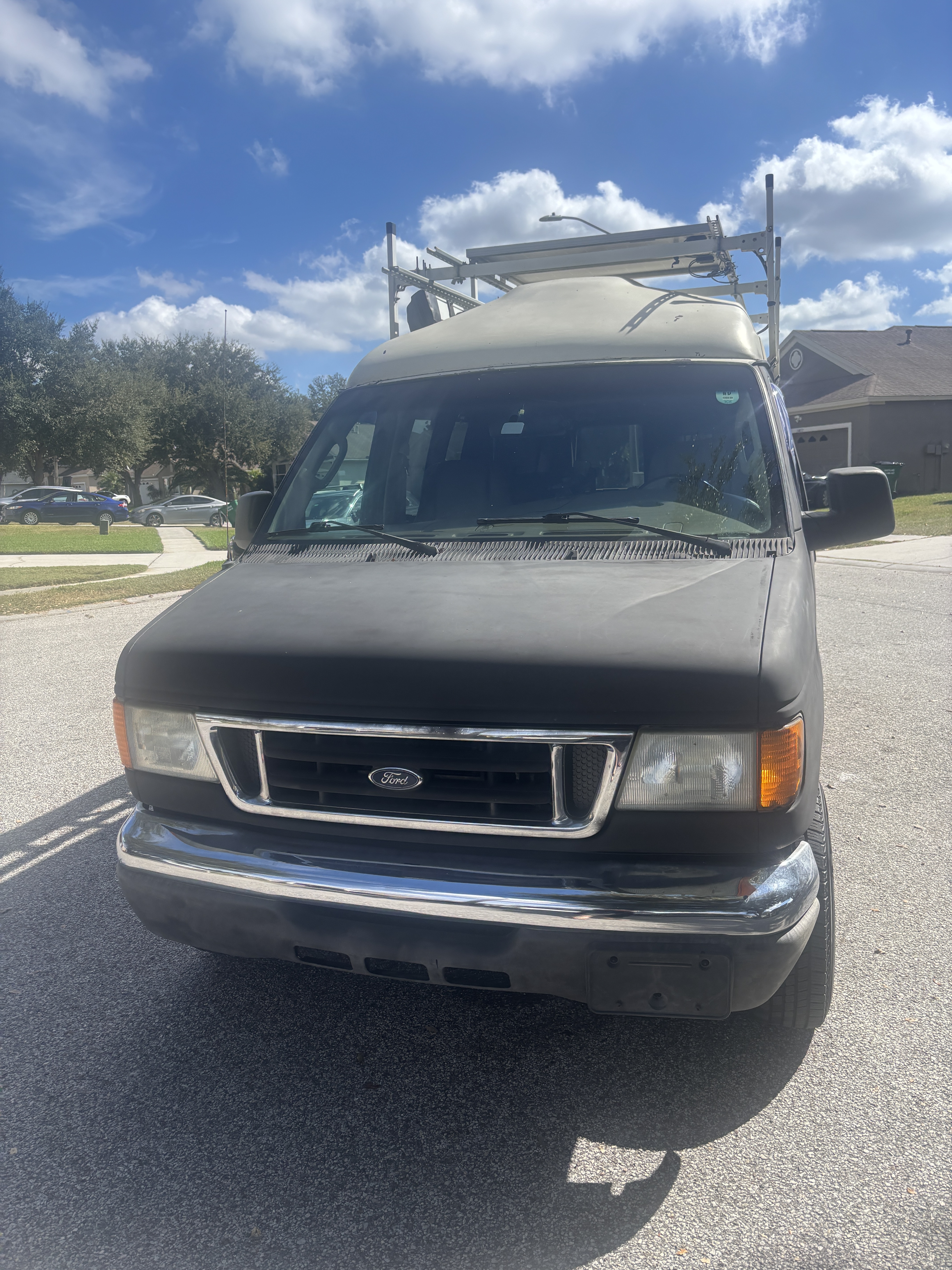 2004 Ford ECONOLLINE 250S in lutz FL