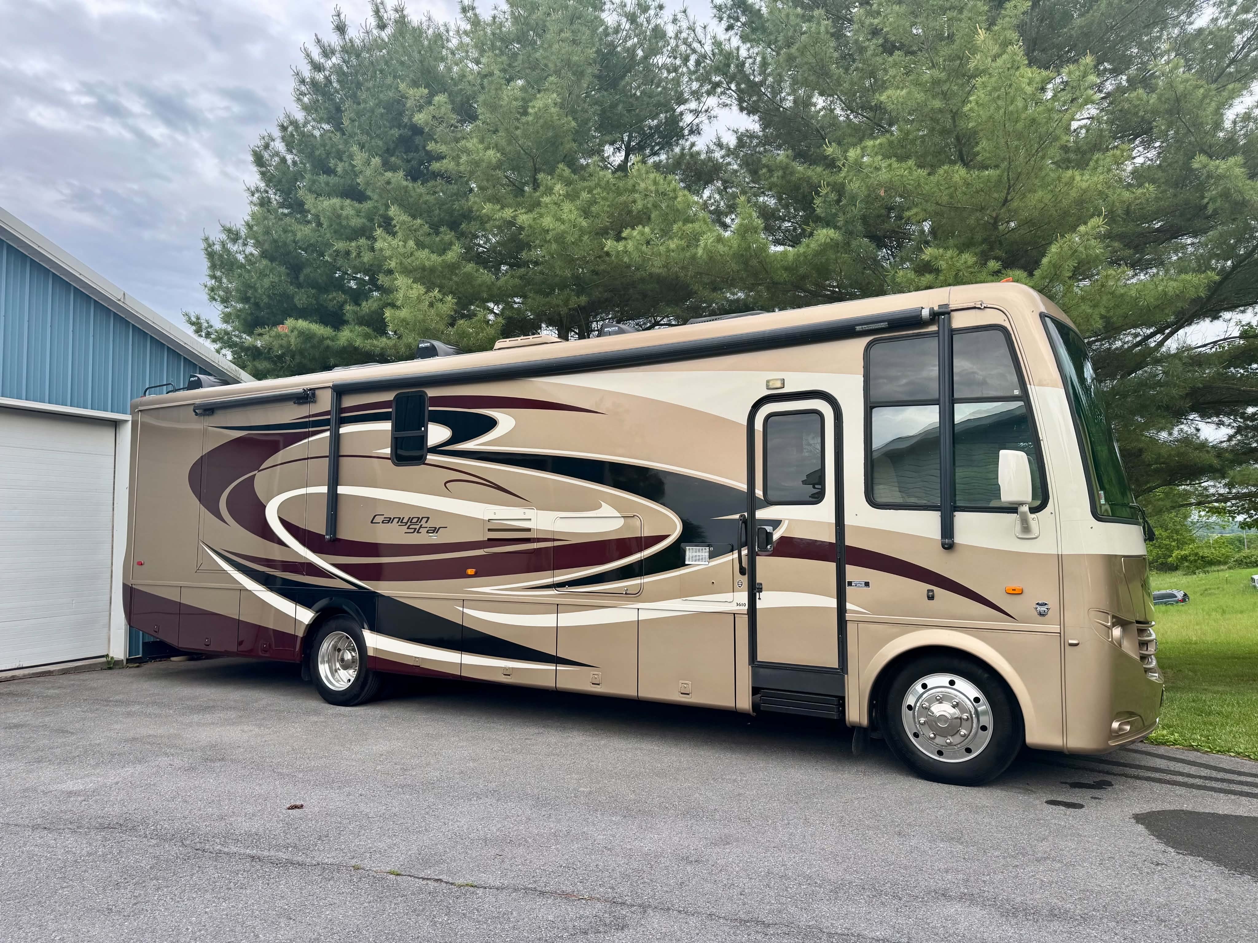 2013 Newmar CANYON STAR 3610 RV