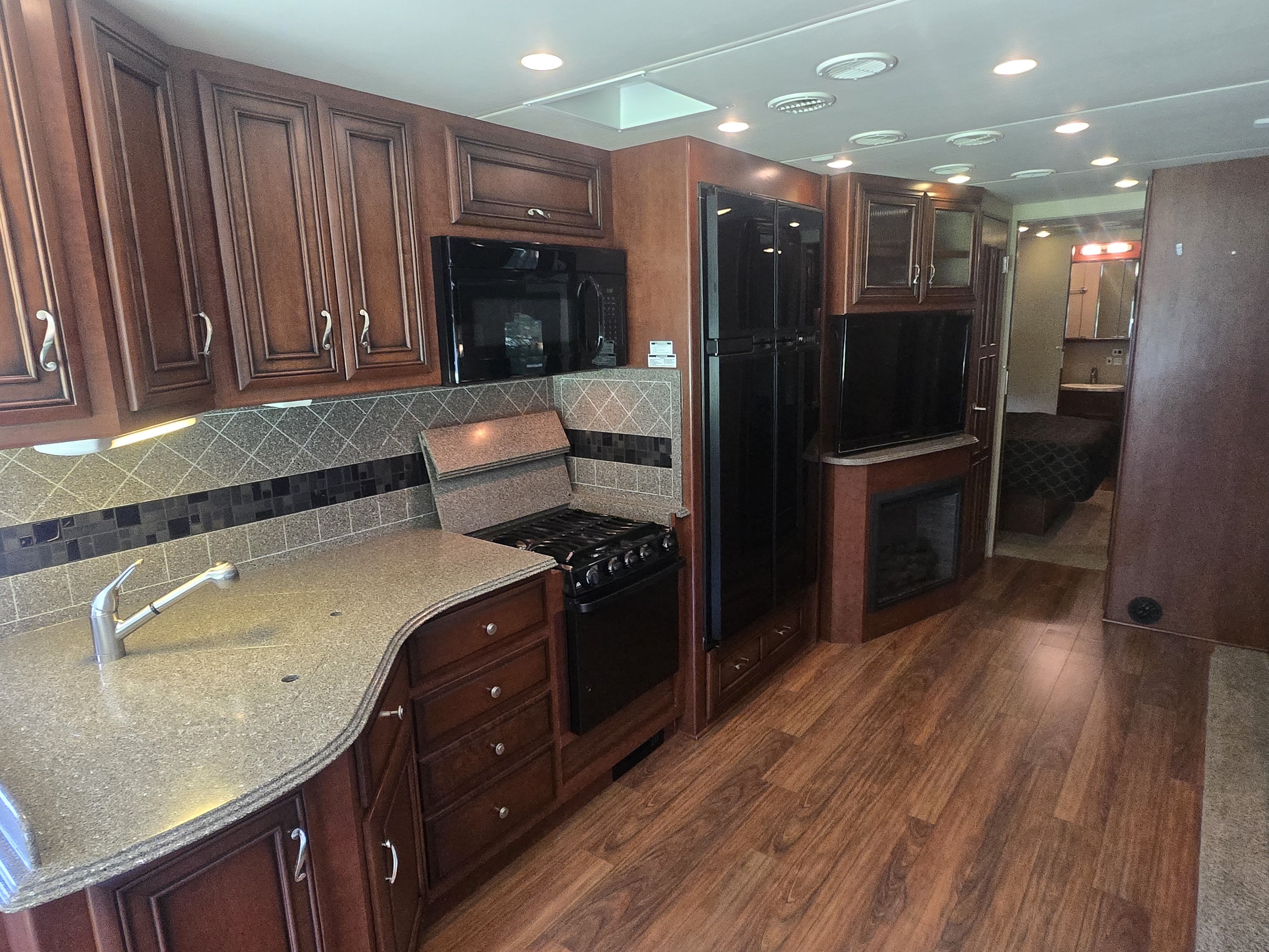 2013 Newmar CANYON STAR 3610 in breezewood PA