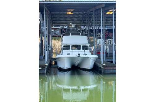 2003 Seasport Pacific 3200 in portland OR