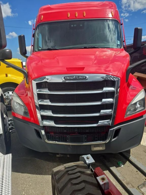 2020 Freightliner Cascadia in Linden, NJ