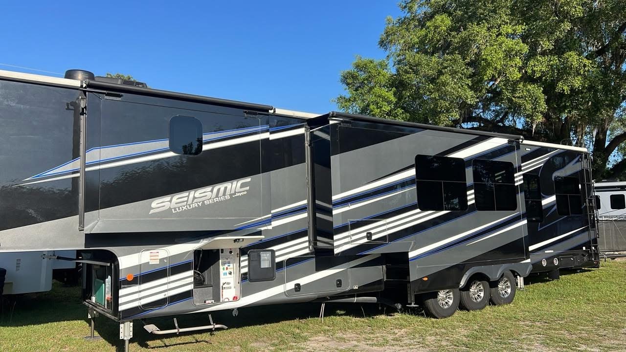 2023 Jayco SEISMIC 4113 in ocala FL