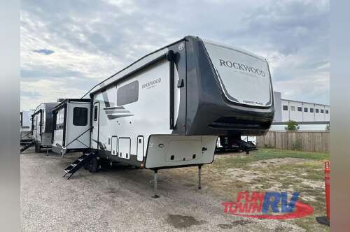 2026 Forest River Rv Rockwood Signature 401SFB in fairfield TX