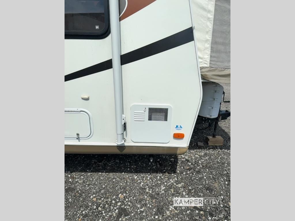 2012 Forest River Rv Rockwood Roo 233S in peninsula OH
