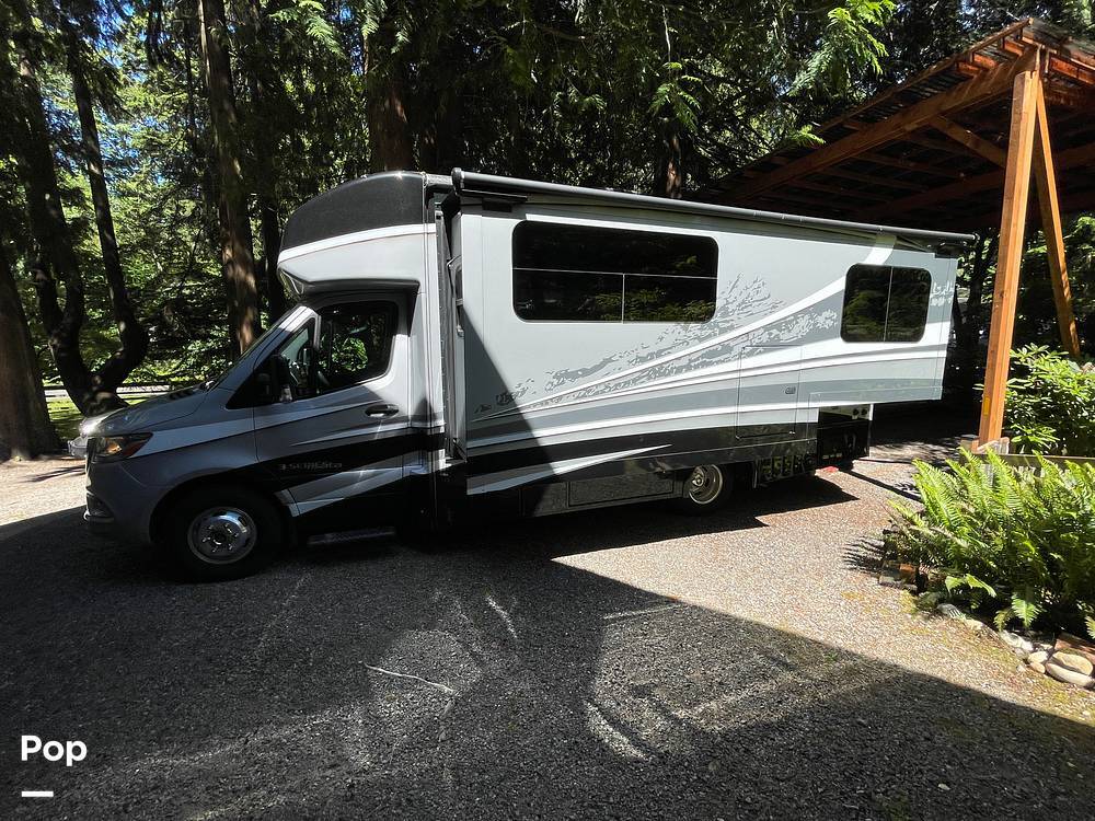2021 Dynamax Isata 3 24FW in edmonds WA