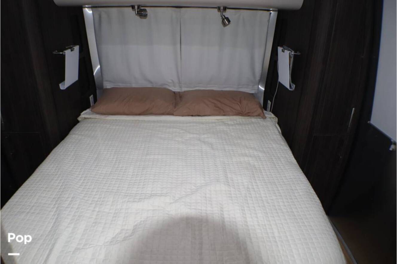 A photo of this 2017 Airstream International Signature 28RB