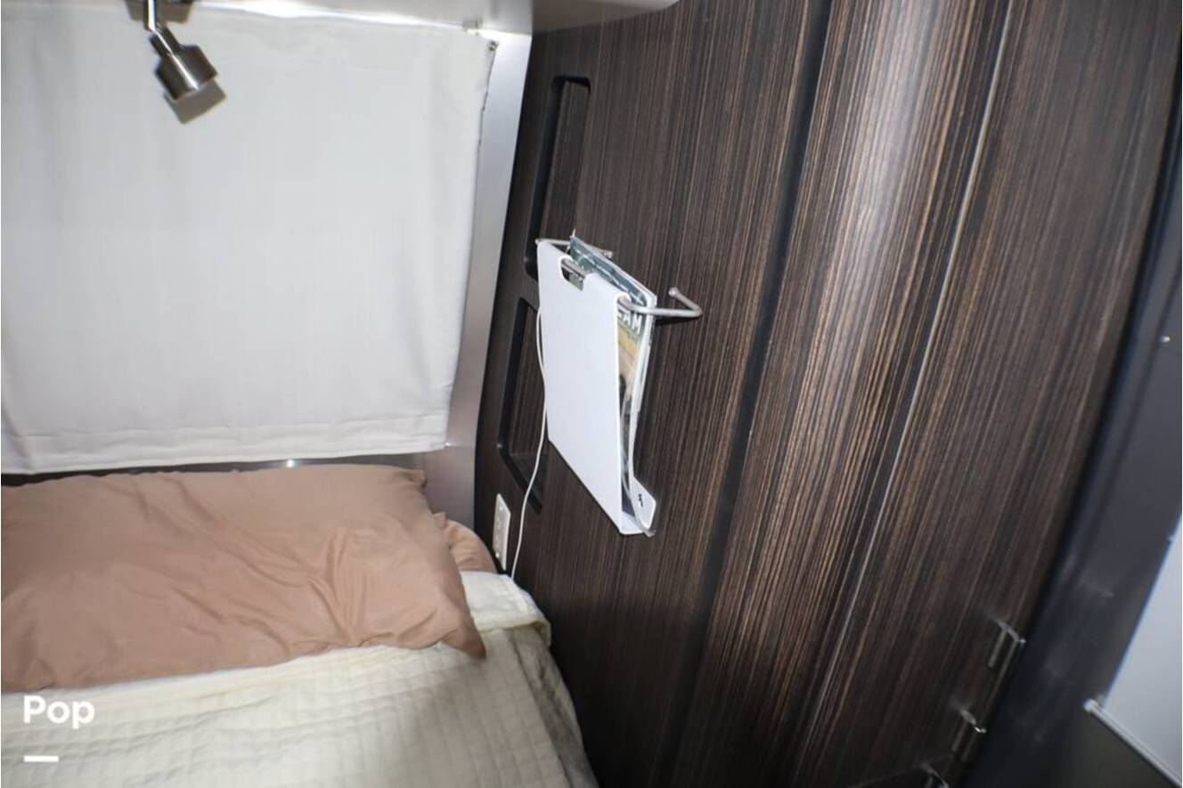 A photo of this 2017 Airstream International Signature 28RB