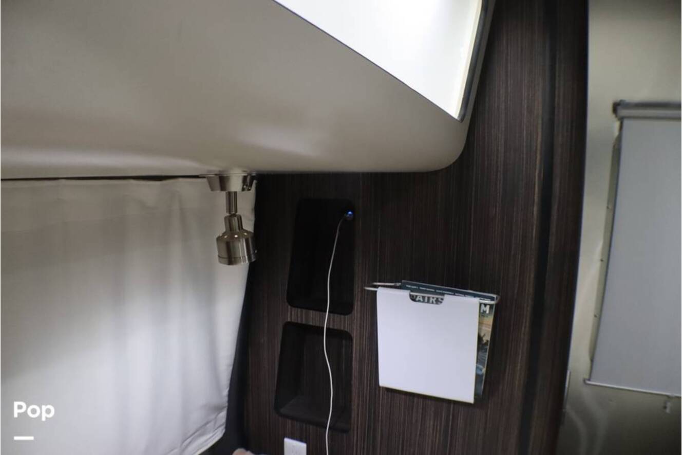 A photo of this 2017 Airstream International Signature 28RB