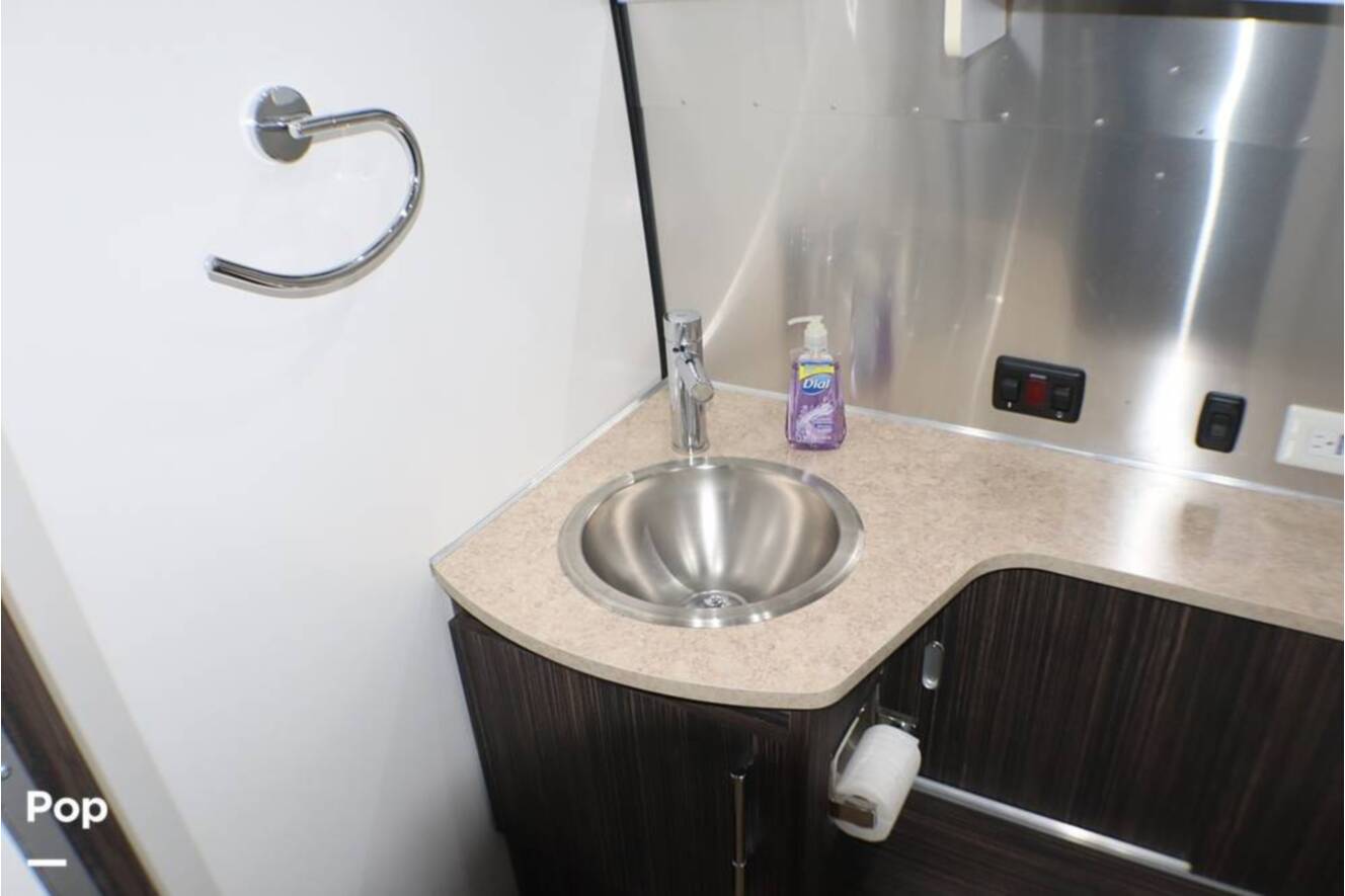 A photo of this 2017 Airstream International Signature 28RB