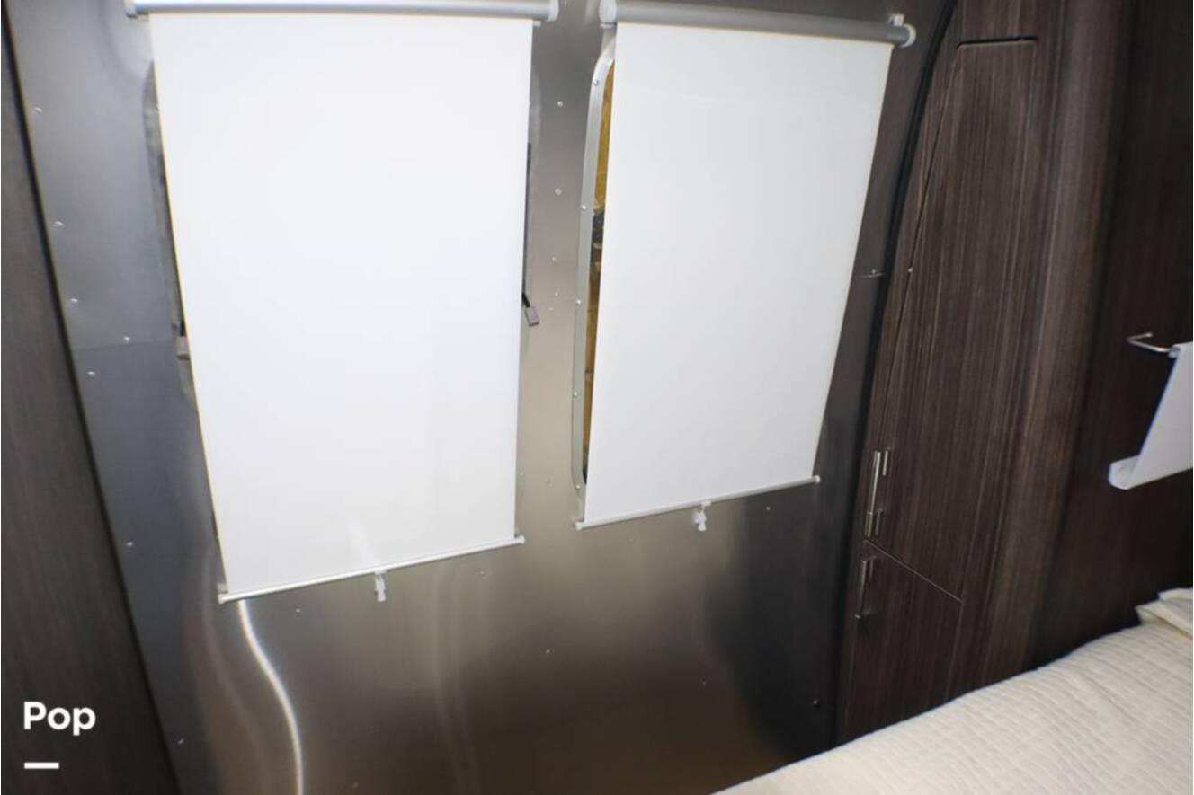 A photo of this 2017 Airstream International Signature 28RB