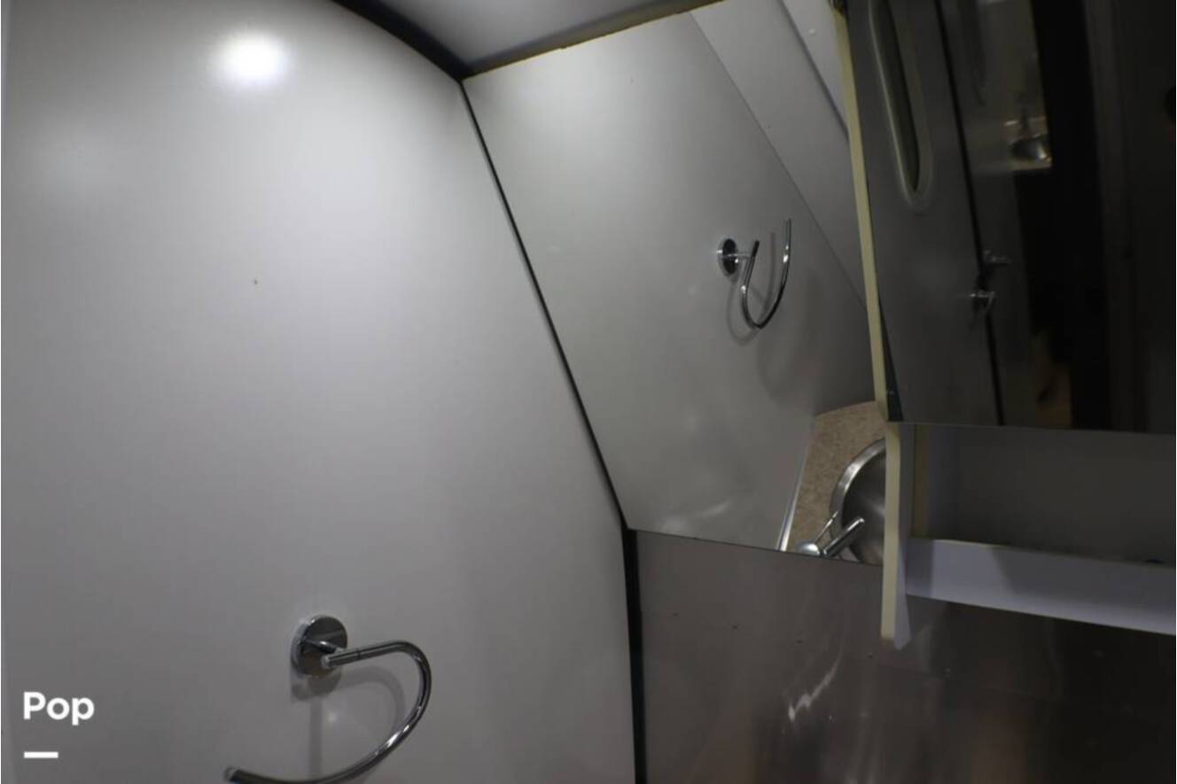 A photo of this 2017 Airstream International Signature 28RB