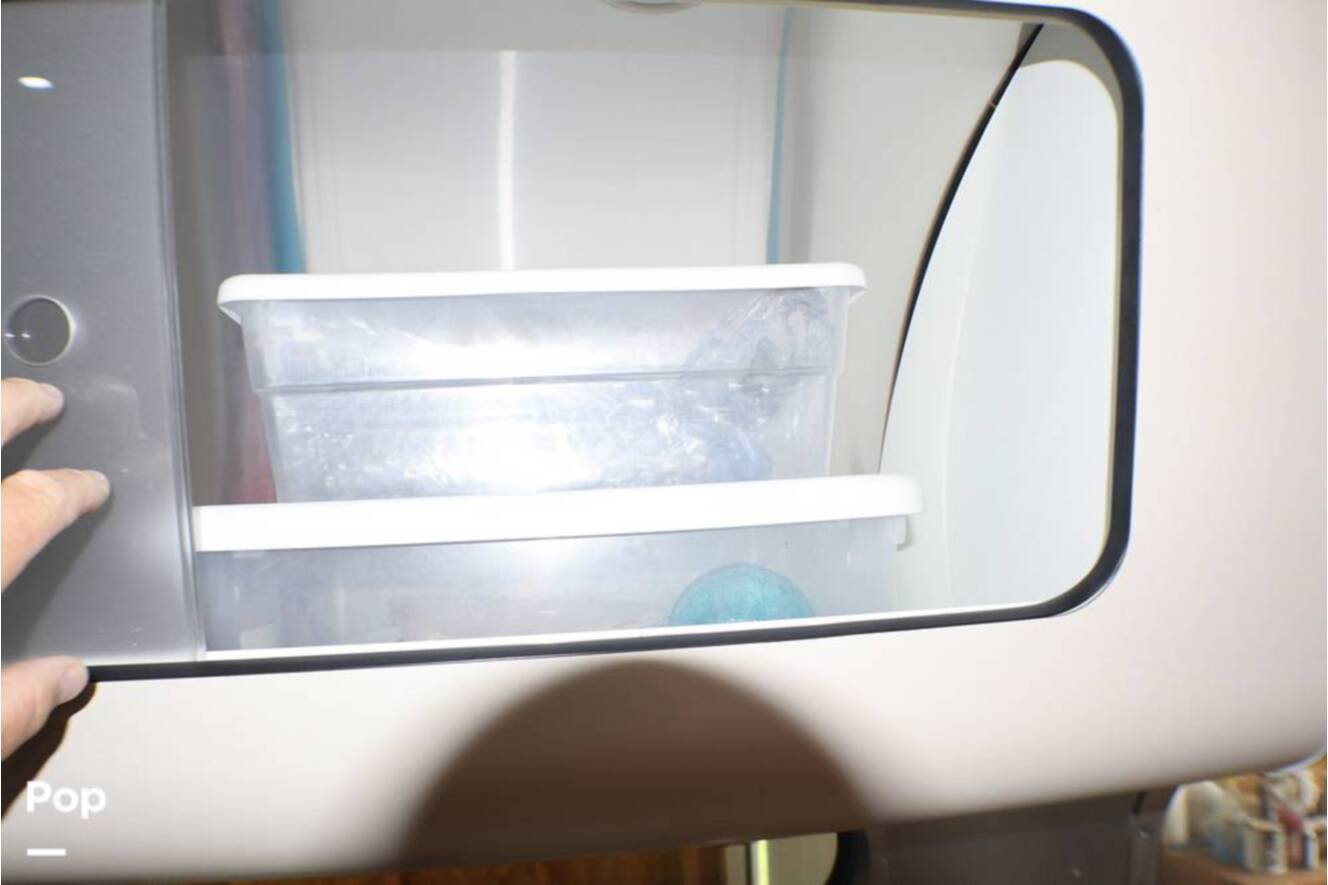 A photo of this 2017 Airstream International Signature 28RB