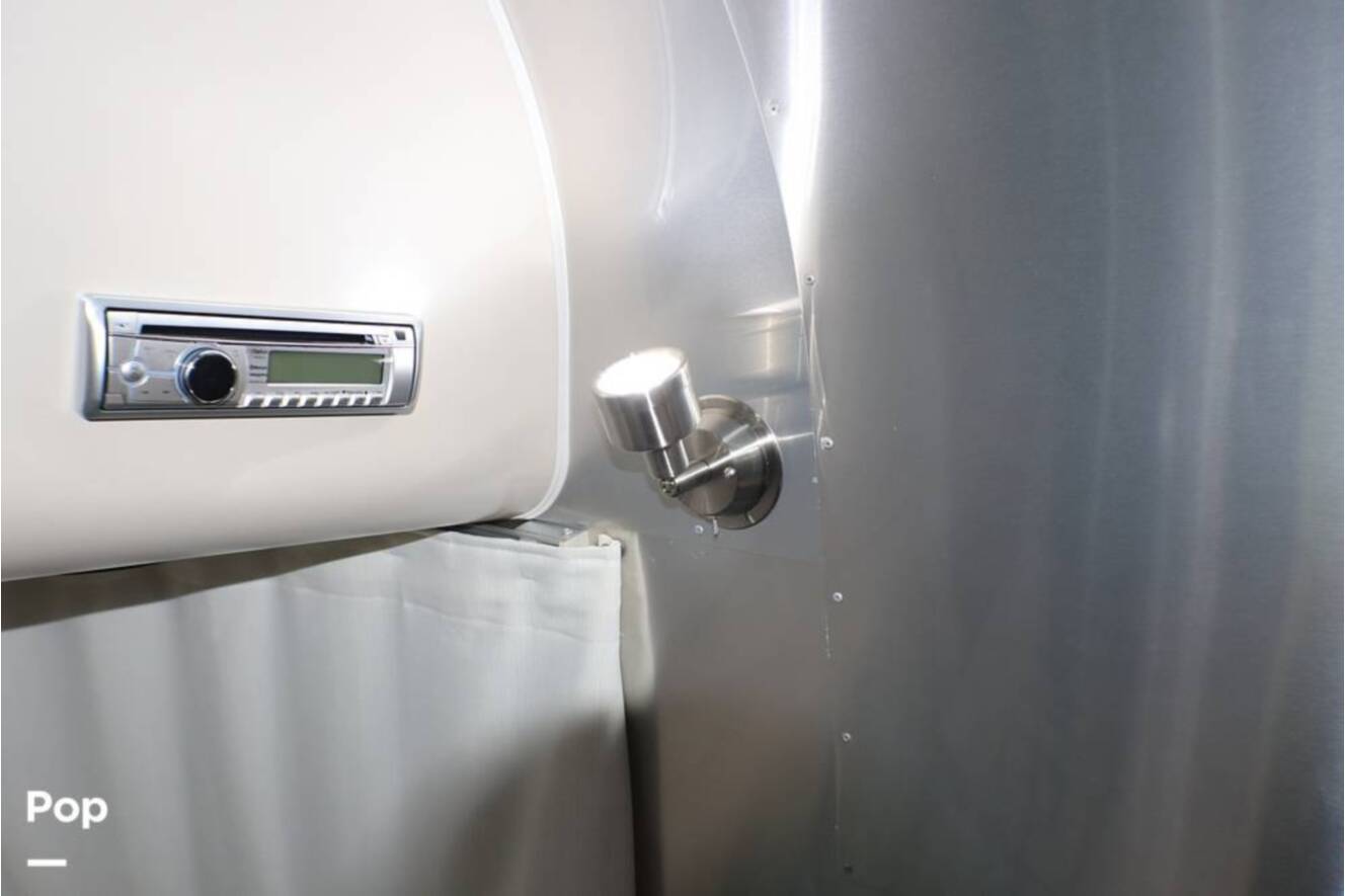 A photo of this 2017 Airstream International Signature 28RB