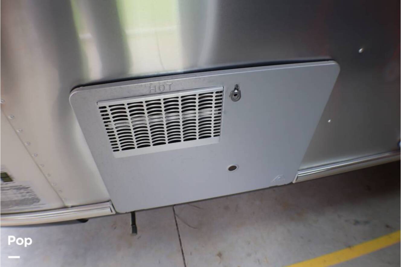 A photo of this 2017 Airstream International Signature 28RB