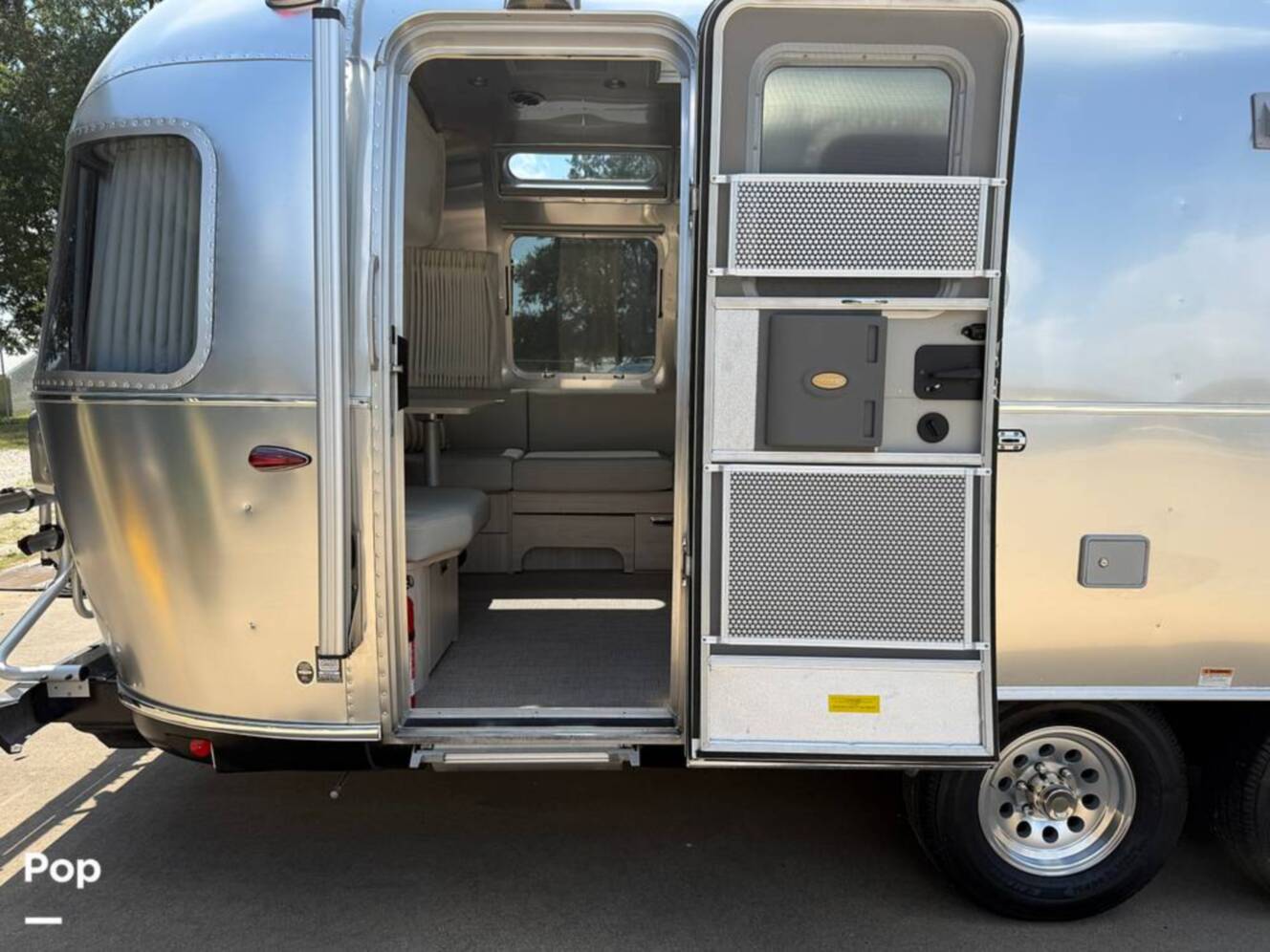 A photo of this 2021 Airstream Globetrotter 27FB