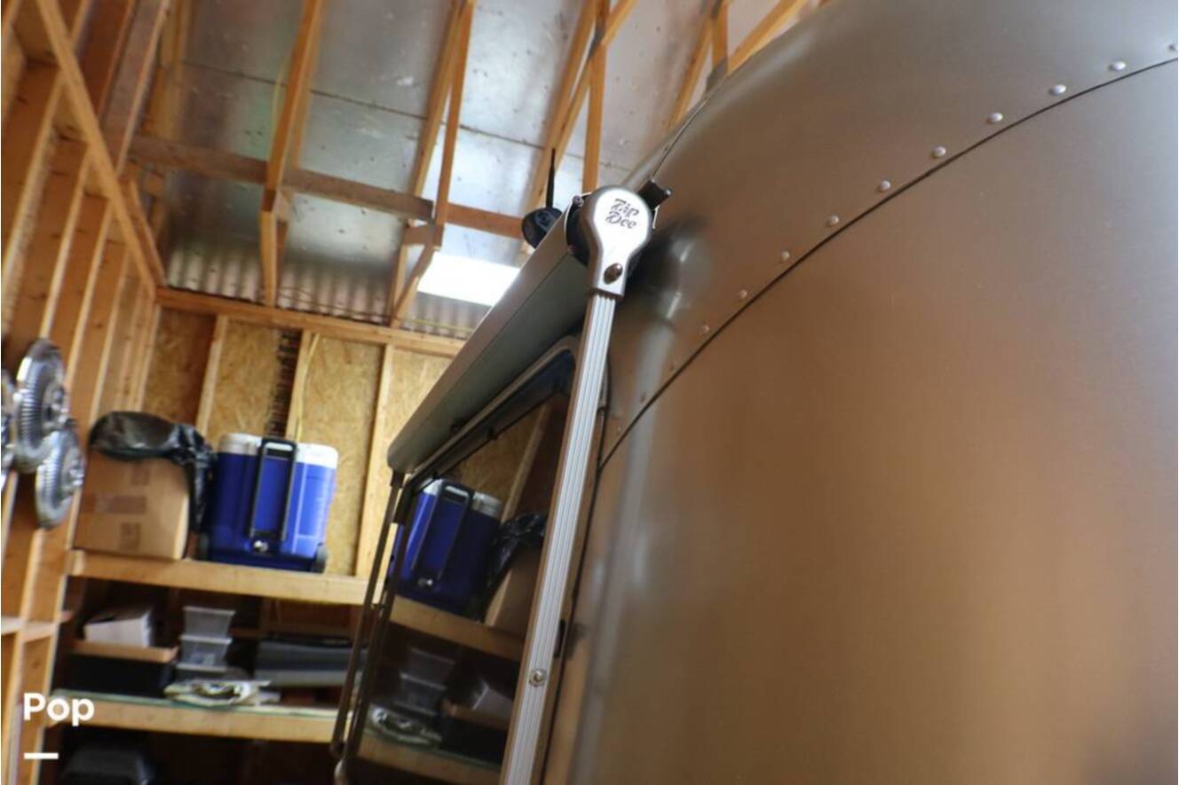A photo of this 2017 Airstream International Signature 28RB
