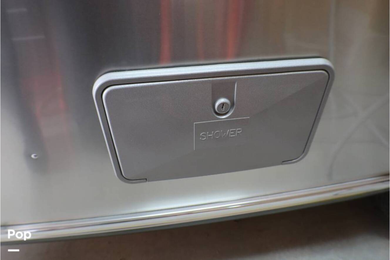 A photo of this 2017 Airstream International Signature 28RB