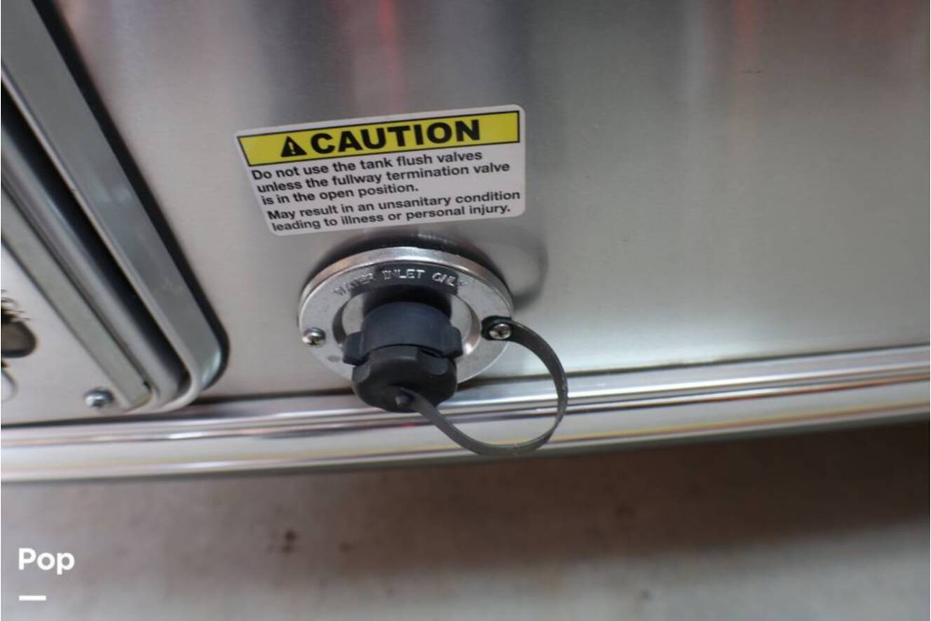 A photo of this 2017 Airstream International Signature 28RB