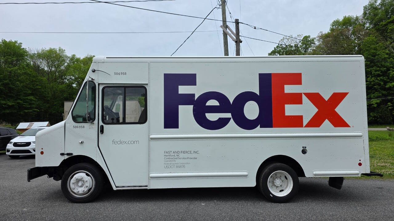 2023 FREIGHTLINER MT45 Chassis in Lafayette, NJ