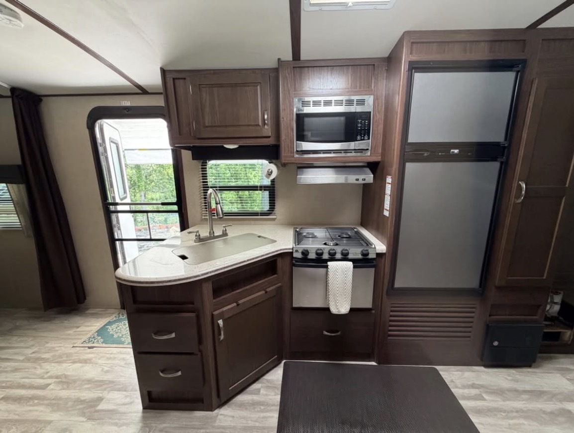2017 Dutchmen AEROLITE LUXURY 282DBHS in south lyon MI