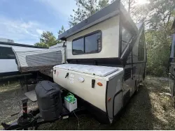 2018 FOREST RIVER FLAGSTAFF HARD SIDE T21DMHW