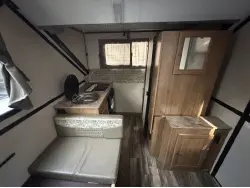 2018 FOREST RIVER FLAGSTAFF HARD SIDE T21DMHW
