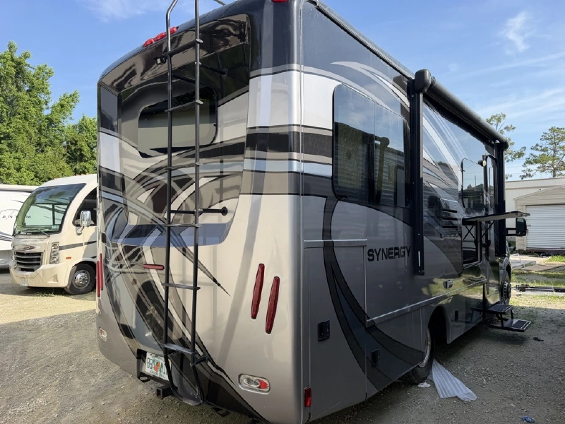 2016 THOR MOTOR COACH