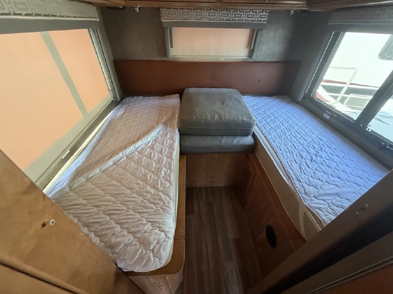 2016 THOR MOTOR COACH SYNERGY TT24