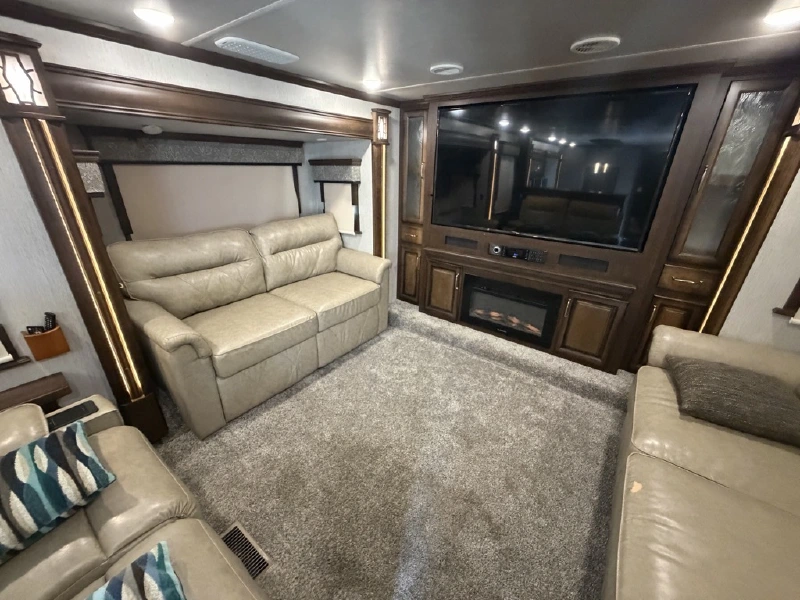 2019 HEARTLAND LANDMARK 365 LM LAFAYETTE