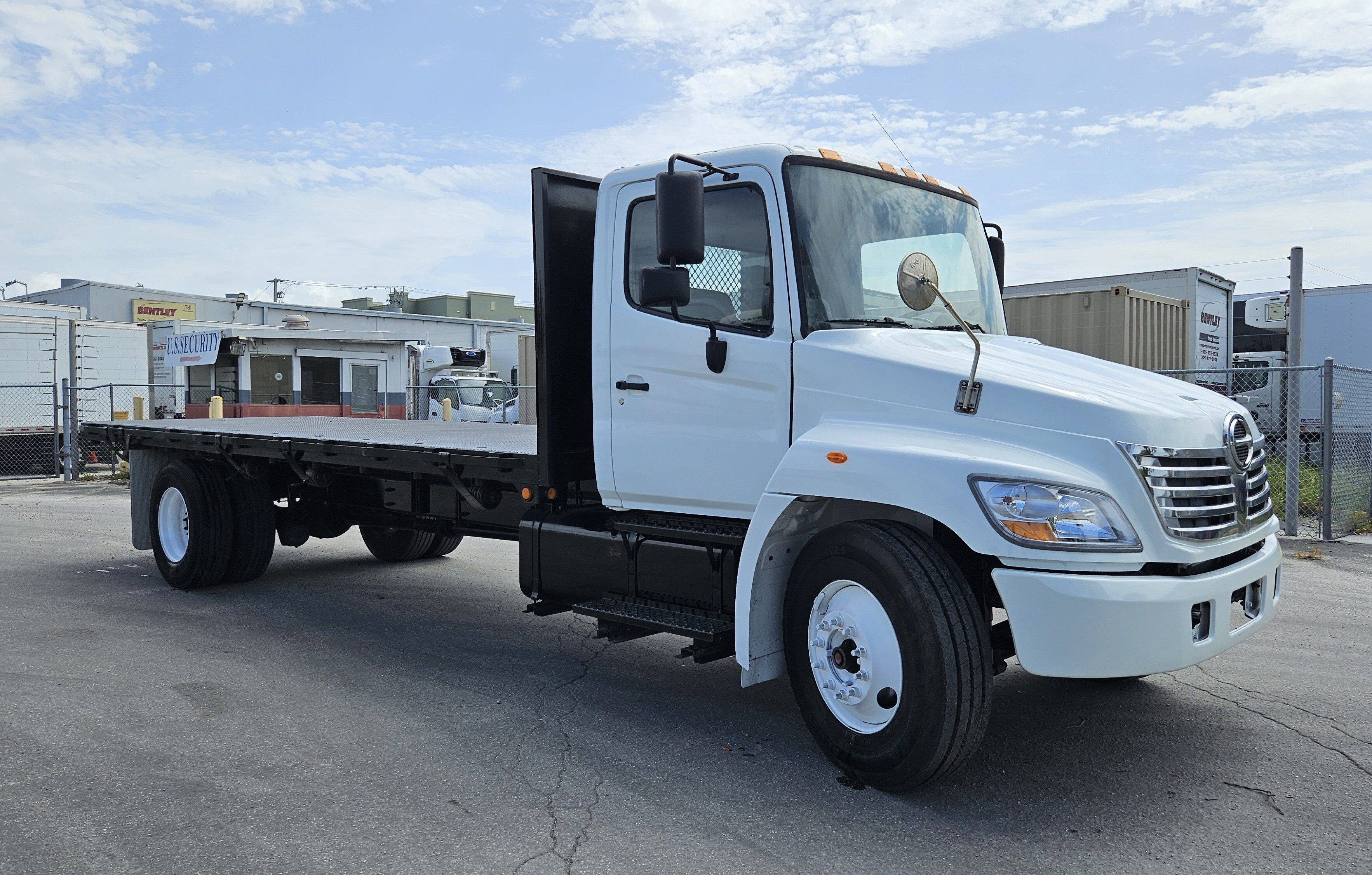 2008 HINO 268A in Philadelphia, PA