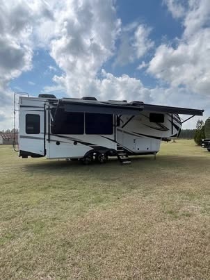 2023 Grand Design SOLITUDE 310GK RV