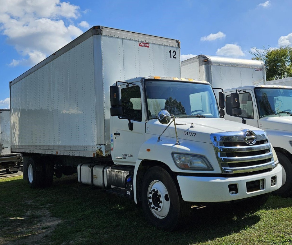2013 HINO 338 in New Castle, DE