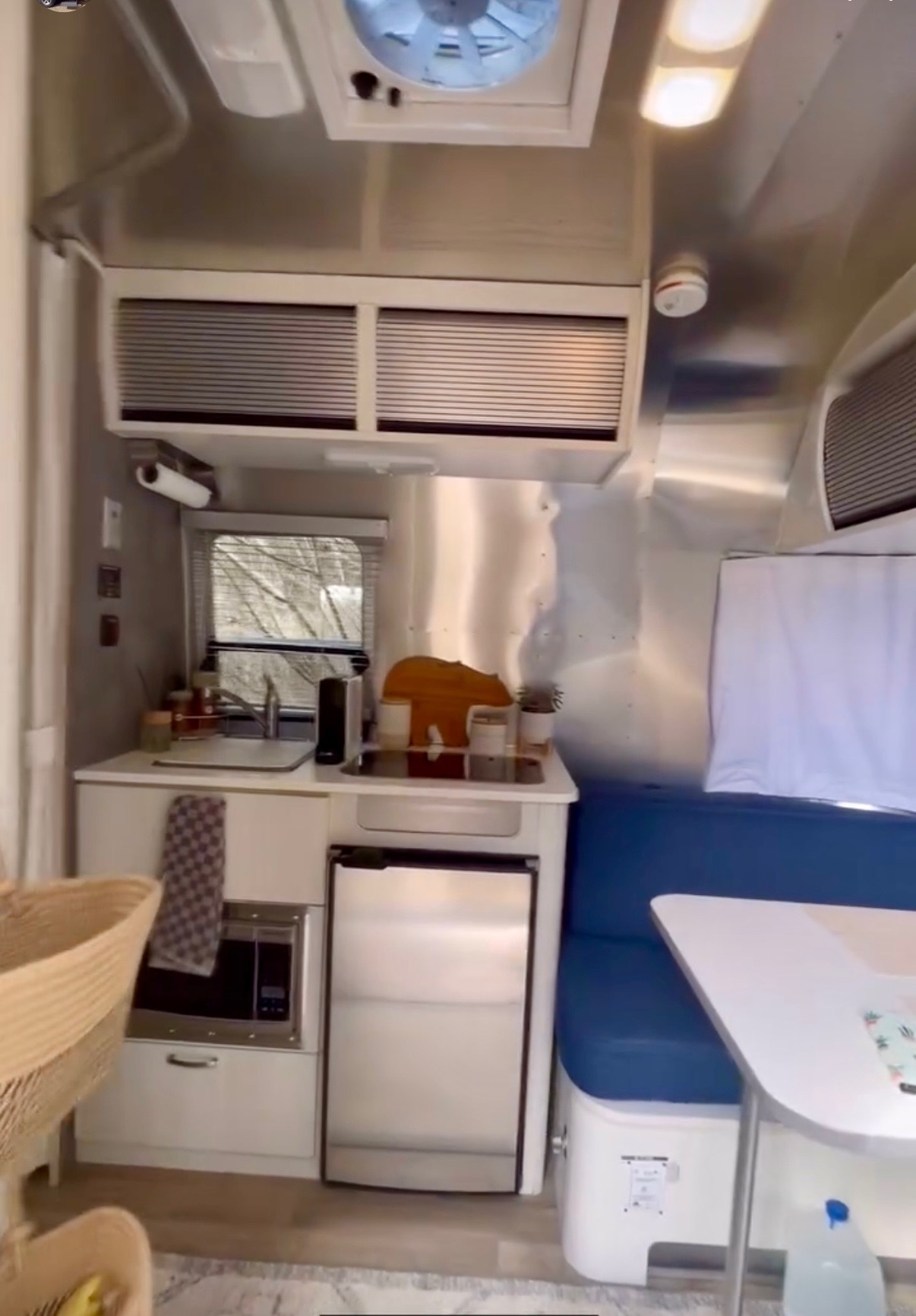 2020 Airstream BAMBI 16RB in essex CT