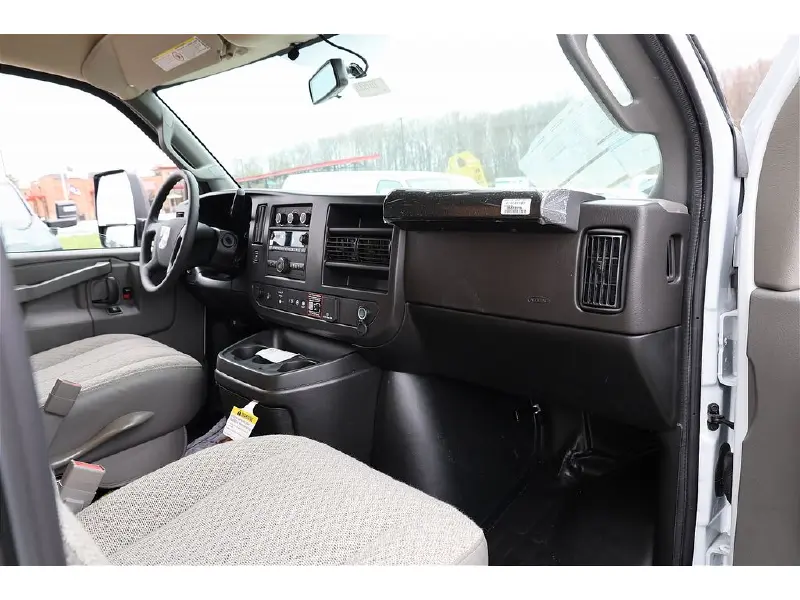 2026 CHEVROLET Express 3500