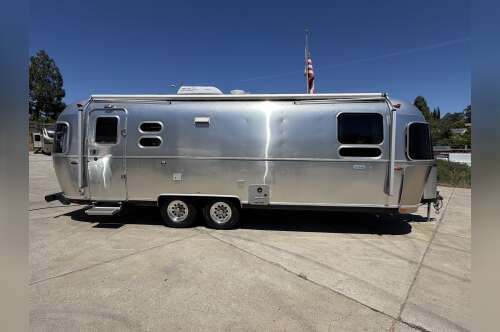 2022 Airstream GLOBETROTTER 27FB in auburn CA