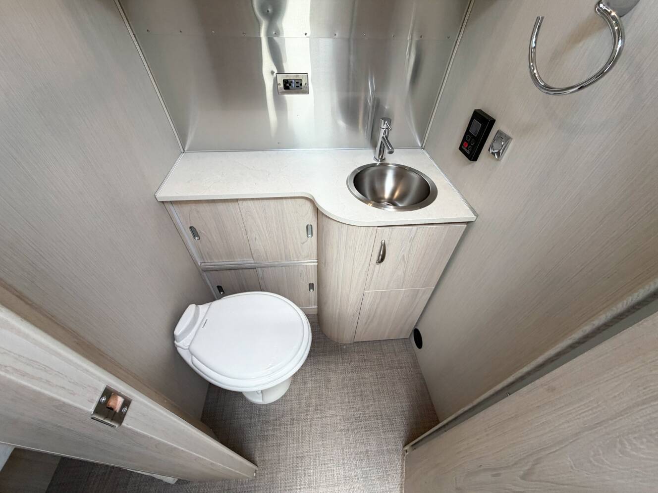 A photo of this 2022 Airstream GLOBETROTTER 27FB