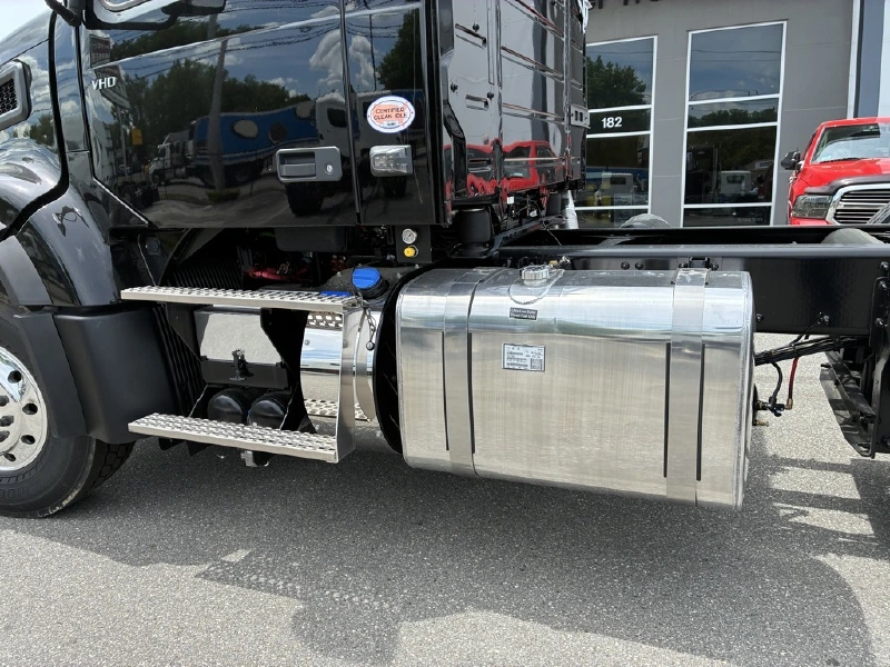 2027 VOLVO VHD