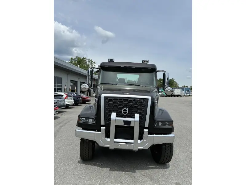 2027 VOLVO VHD