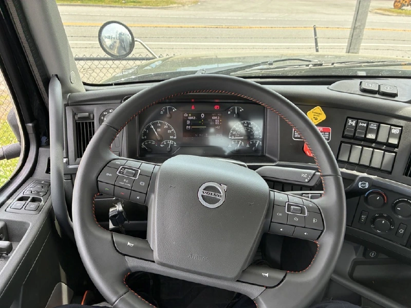 2027 VOLVO VHD