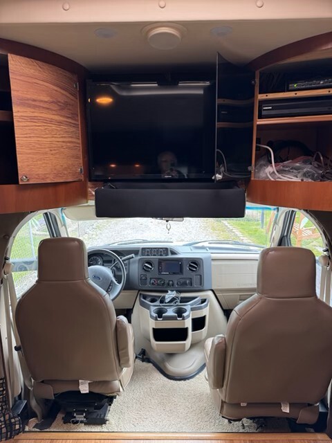 2015 Winnebago ASPECT 30 in st. clair MI
