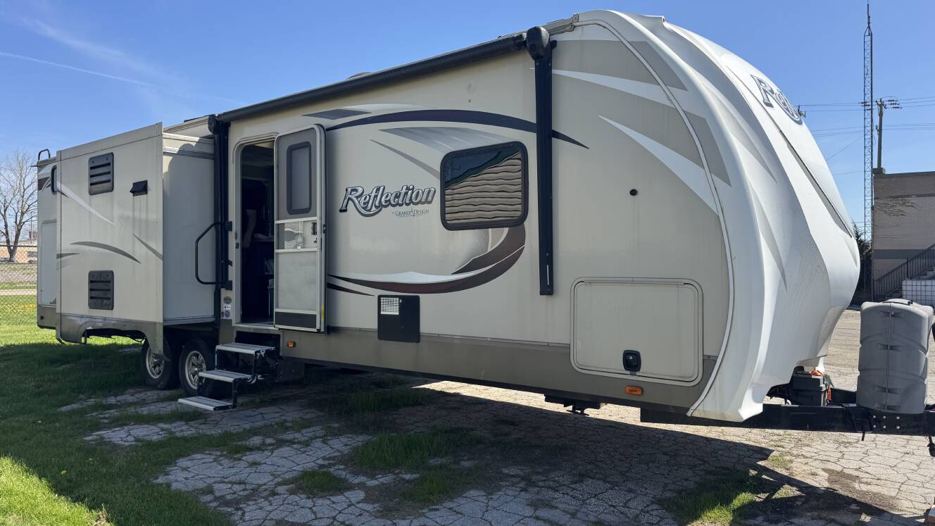 A photo of this 2016 Grand Design REFLECTION 308BHTS
