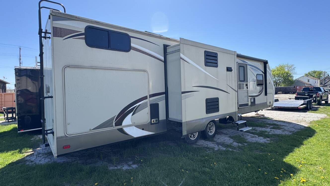 A photo of this 2016 Grand Design REFLECTION 308BHTS