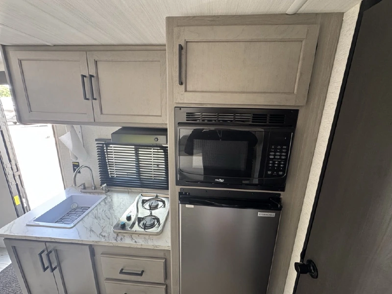 2025 KEYSTONE HIDEOUT 175BH