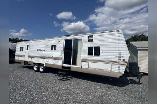 2003 Fleetwood TERRY 39L in yadkinville NC