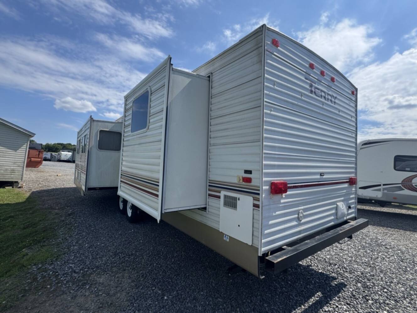 A photo of this 2003 Fleetwood TERRY 39L
