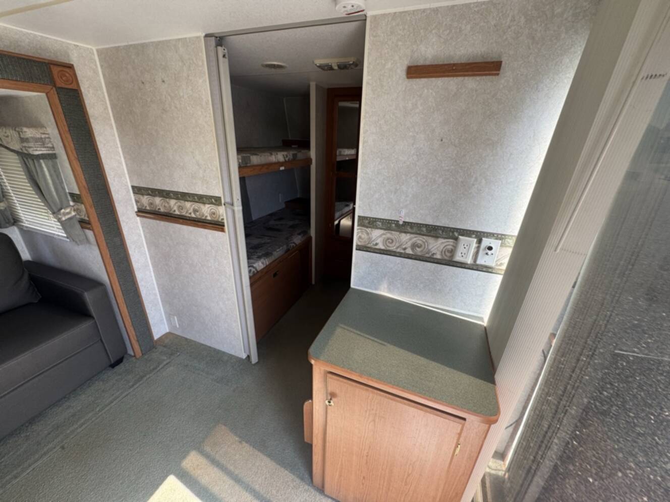 A photo of this 2003 Fleetwood TERRY 39L