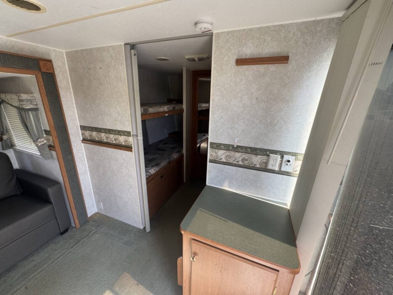 A photo of this 2003 Fleetwood TERRY 39L