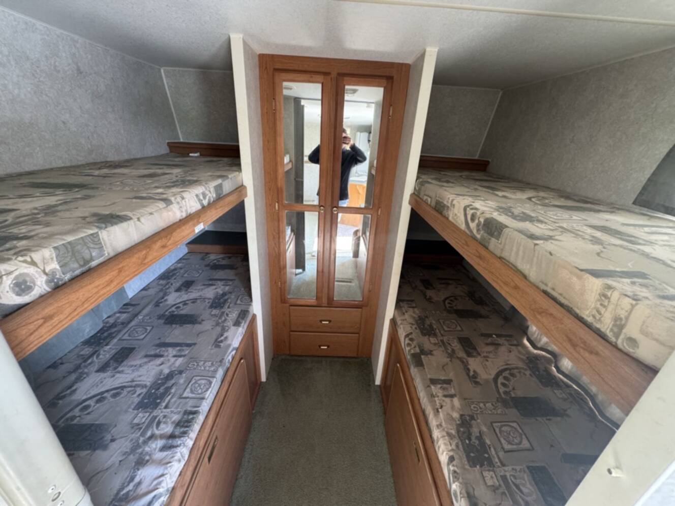 A photo of this 2003 Fleetwood TERRY 39L
