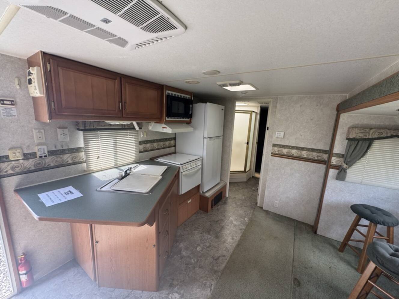 A photo of this 2003 Fleetwood TERRY 39L